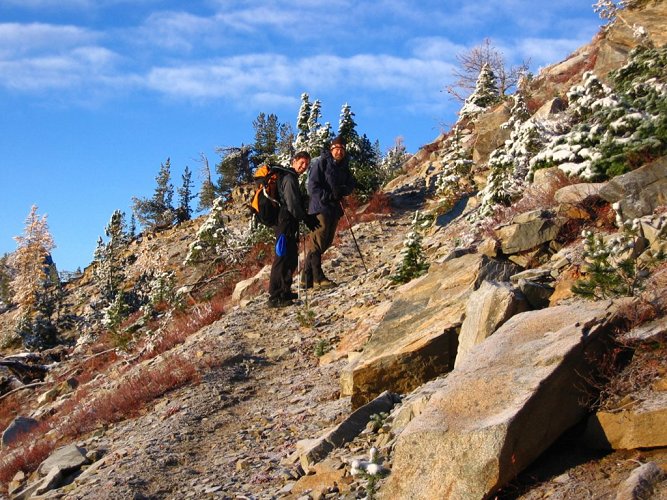 The trail angled up nicely to Saska Pass in the early morning sunlight.